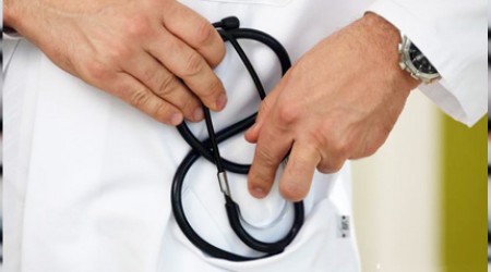 Hekime şiddet hastaya zarardır