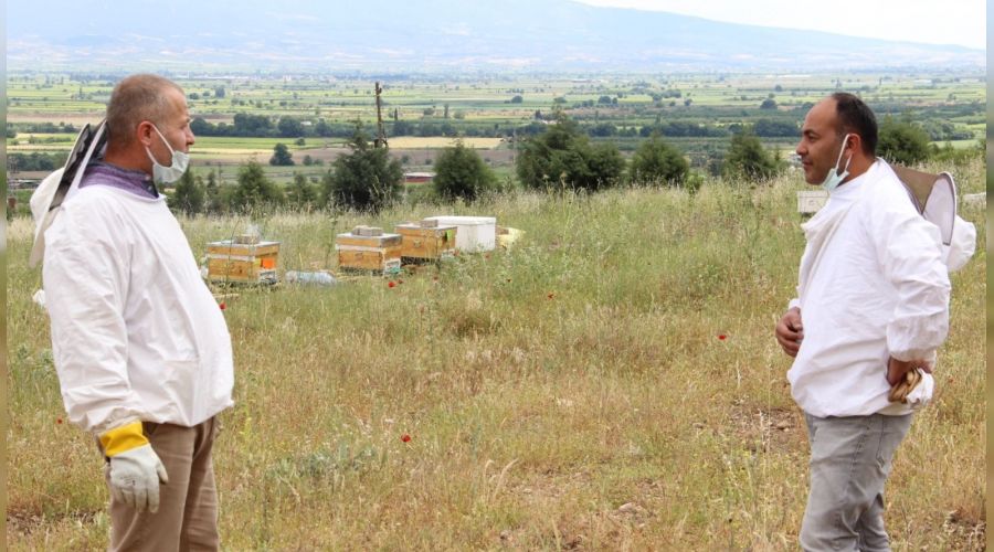 Hem ar�lar�n� hem de heveslerini �ald�lar