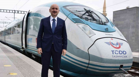 Hızlı tren günlük 31 bin 651 yolcu ile rekor kırdı