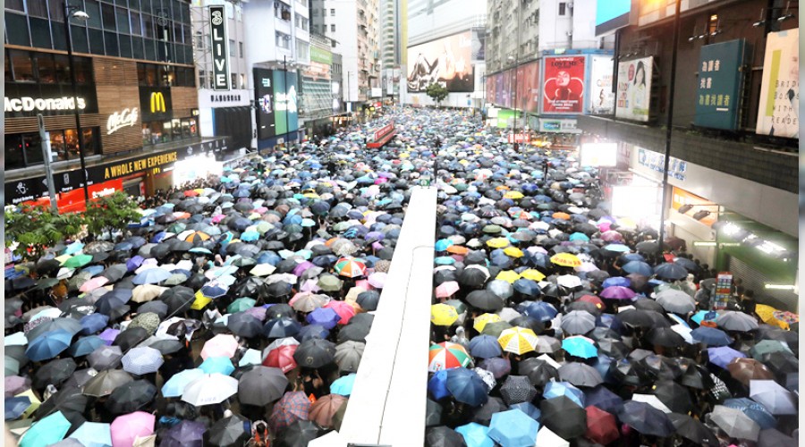 Hong Kong'da gösteriler durmuyor