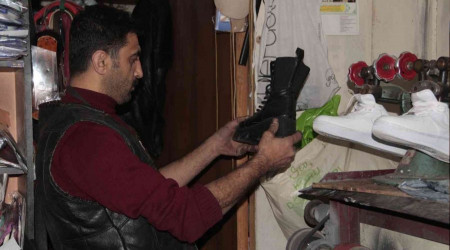 Hükümet büyüme rekorları açıklarken vatandaş ayakkabıda tamir döneminde yaşıyor