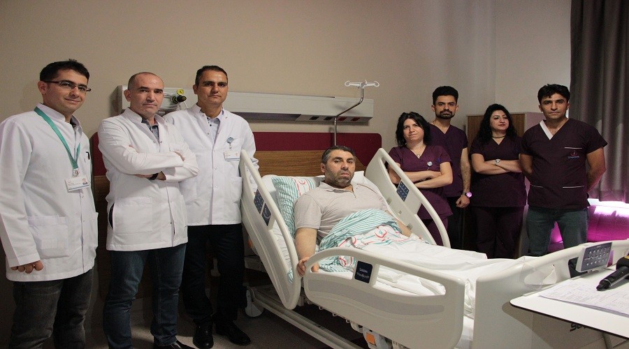 İki aşamalı karaciğer cerrahisi ile kanserden kurtuldu