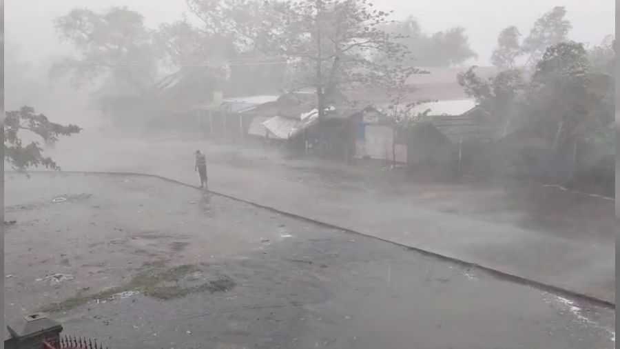 �ki �lkeyi kas�rga vurdu