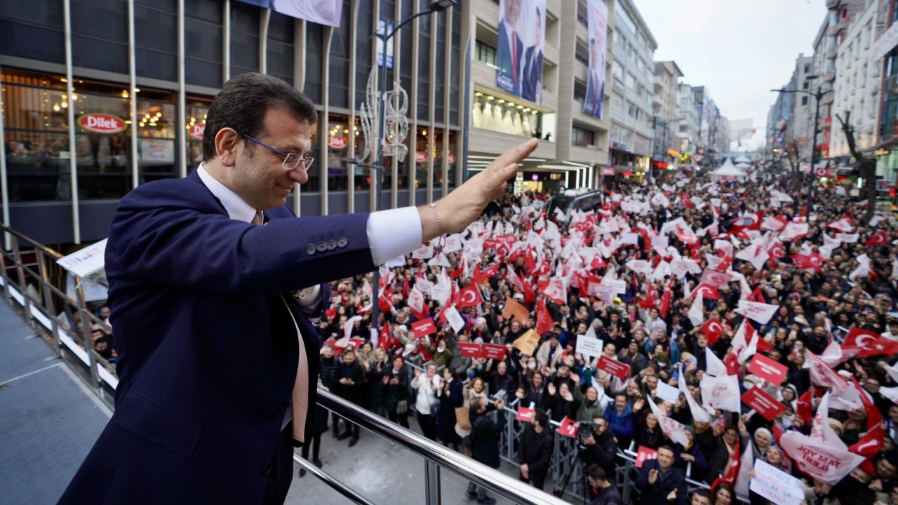 �mamo�lu, Avc�lar'da halk bulu�mas�na kat�ld�