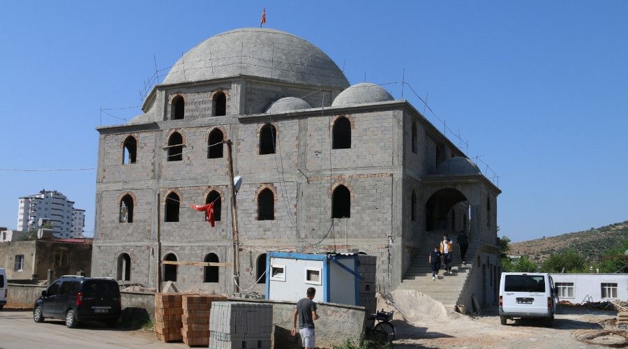 İnşaat ustası caminin kubbesinden düşerek hayatını kaybetti