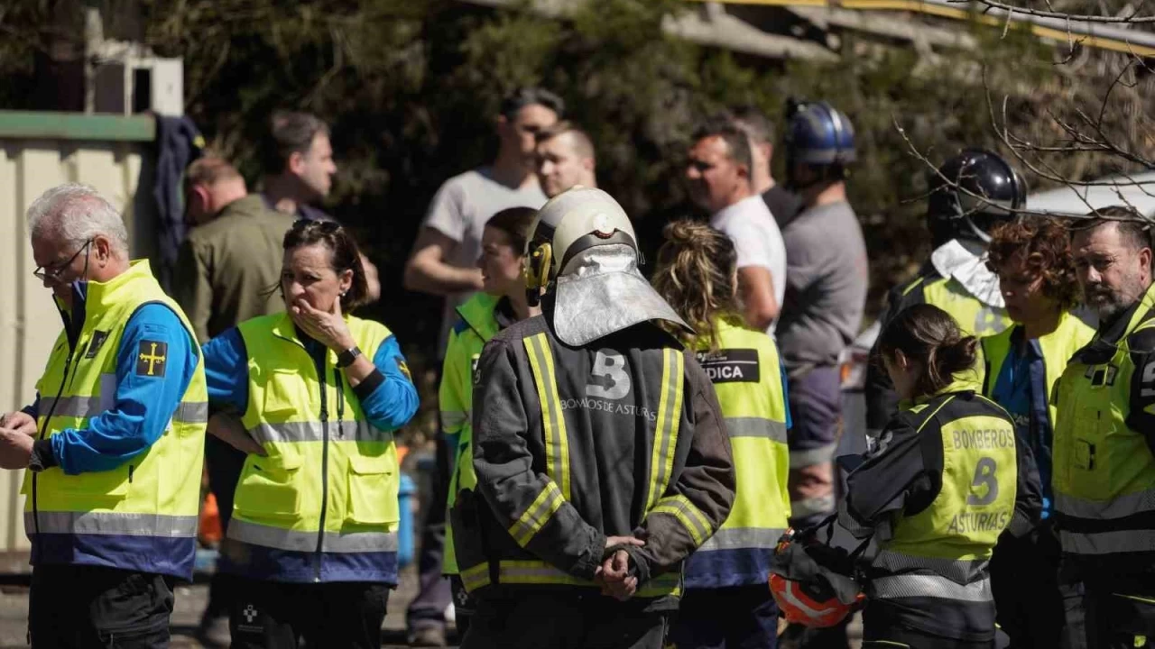 �spanya'da k�m�r madeninde patlama: 5 �l�