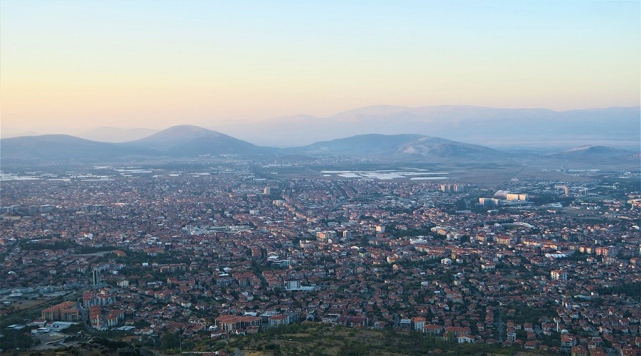 Isparta yay şeklinde fay hatlarıyla çevrili