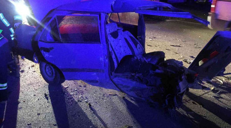 Isparta'da kaza sonrası otomobil ikiye bölündü