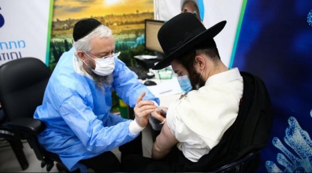 İsrail'de nüfusun yarısı Covid-19'a karşı aşılandı