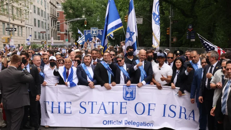 �srail'in a��r� sa�c� Maliye Bakan� Smotrich, New York'ta d�zenlenen �srail G�n� y�r�y���ne kat�ld�