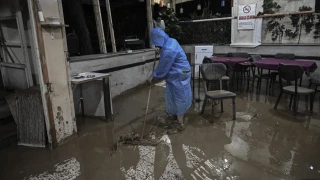 �stanbul'da �iddetli ya����n olumsuz etkileri s�r�yor