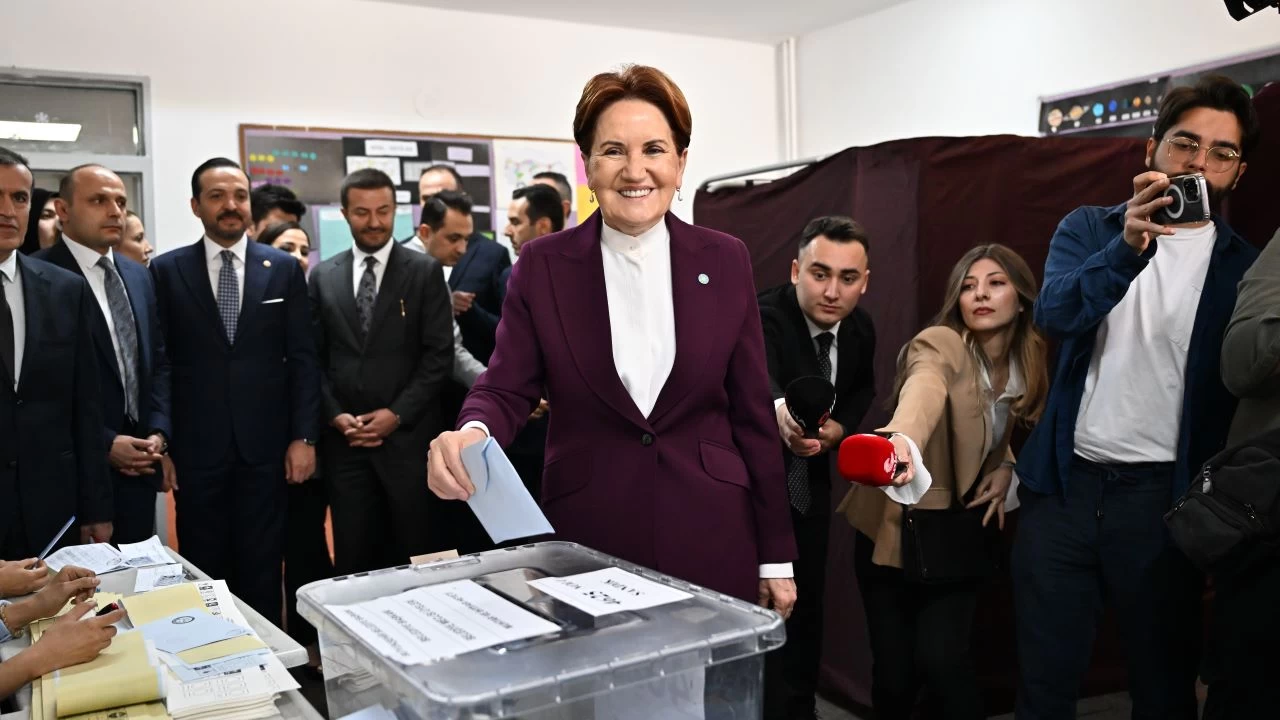 İYİ Parti Genel Başkanı Akşener, oyunu kullandı
