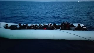 İzmir açıklarında 34 düzensiz göçmen yakalandı
