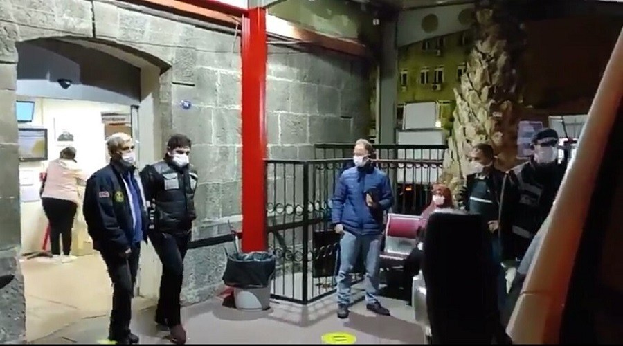 İzmir'de 101 kişi gözaltına alınddı