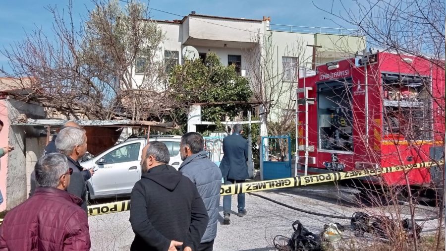 İzmir'de ev yangınında bir kişi öldü