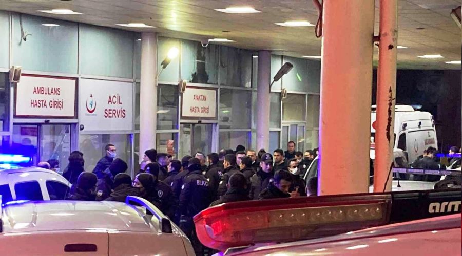 �zmir'de sald�rganlar deh�et sa�t�: 1 polis ve 7 ki�i b��akland�