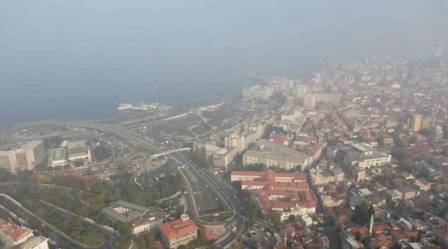 zmir'de sis etkili oldu