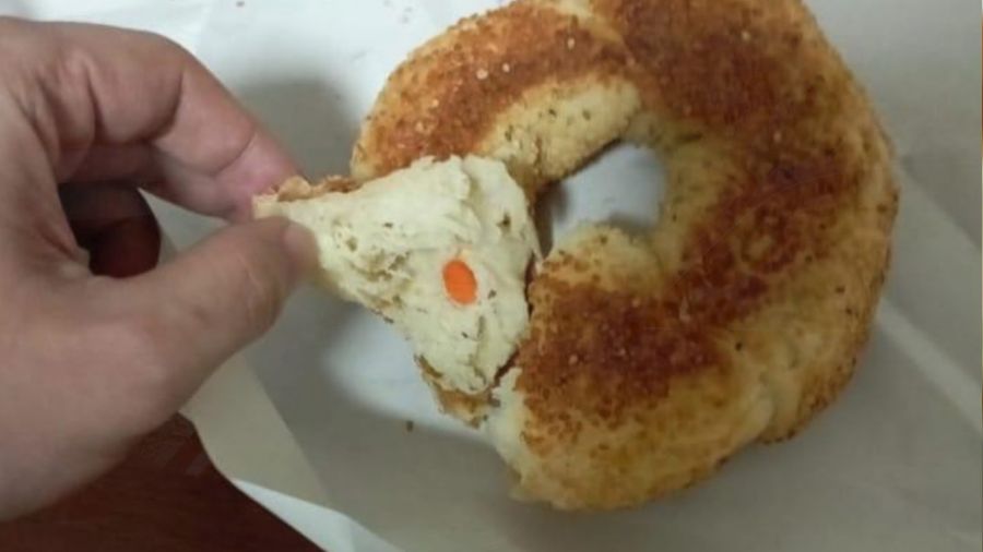 İzmir'de şüpheliye getirilen simidin içinden uyuşturucu hap çıktı