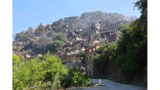 zmir'de Tosunlar Mahallesi yangnda harabeye dnd