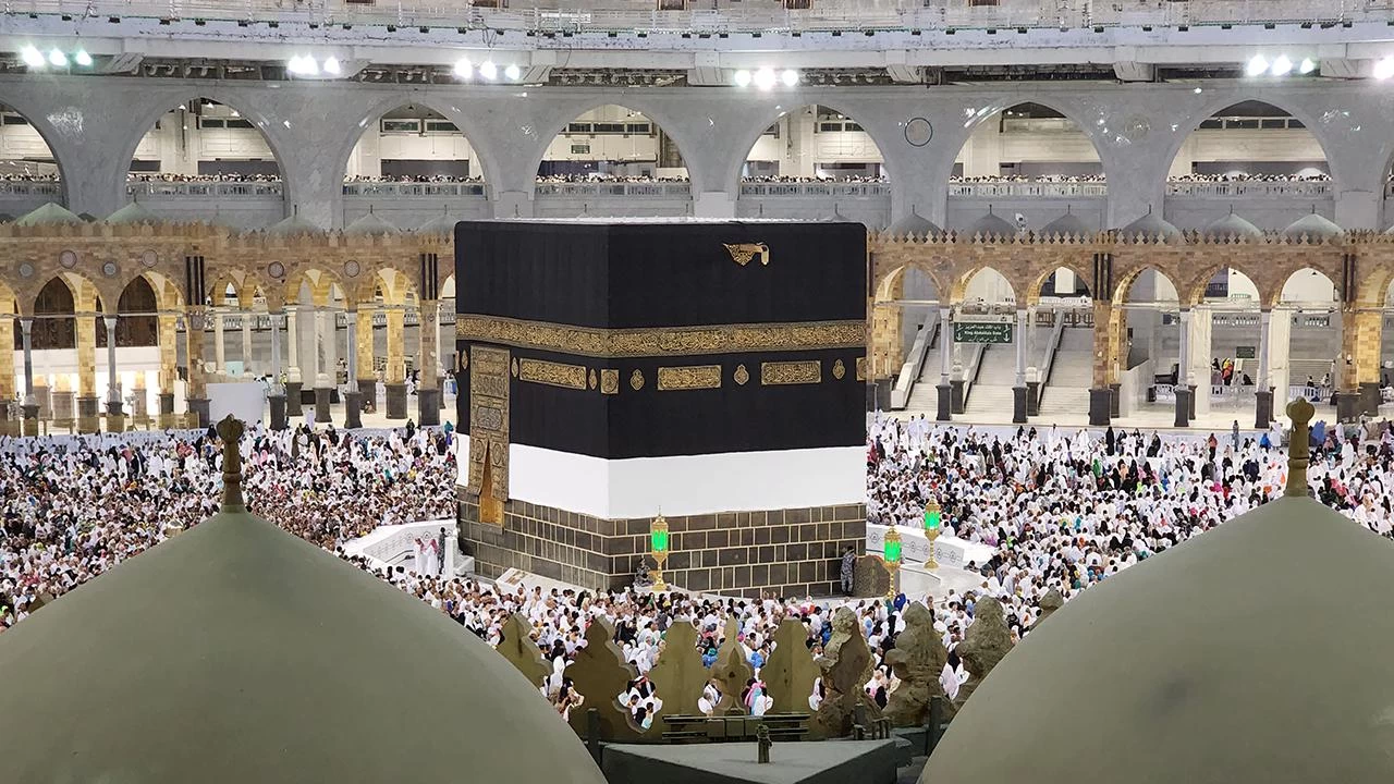 Kabe'de 500 bin kişi ile günlük umre rekoru kırıldı