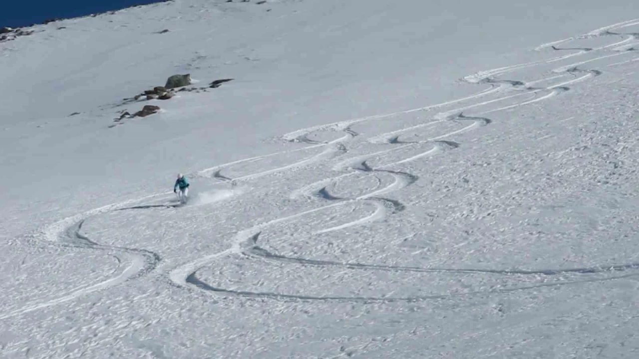 Ka�kar Da�lar�nda 'Heliski' heyecan� devam ediyor