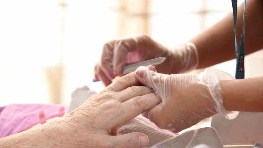 Kadıköy Belediyesi 'evde kuaförlük' hizmetine devam ediyor