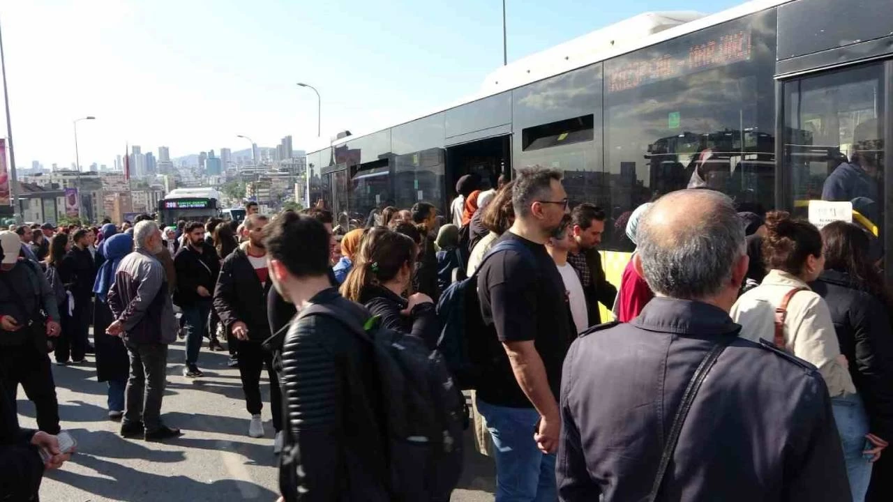 Kadıköy-Sabiha Gökçen metro hattında seferler durdu