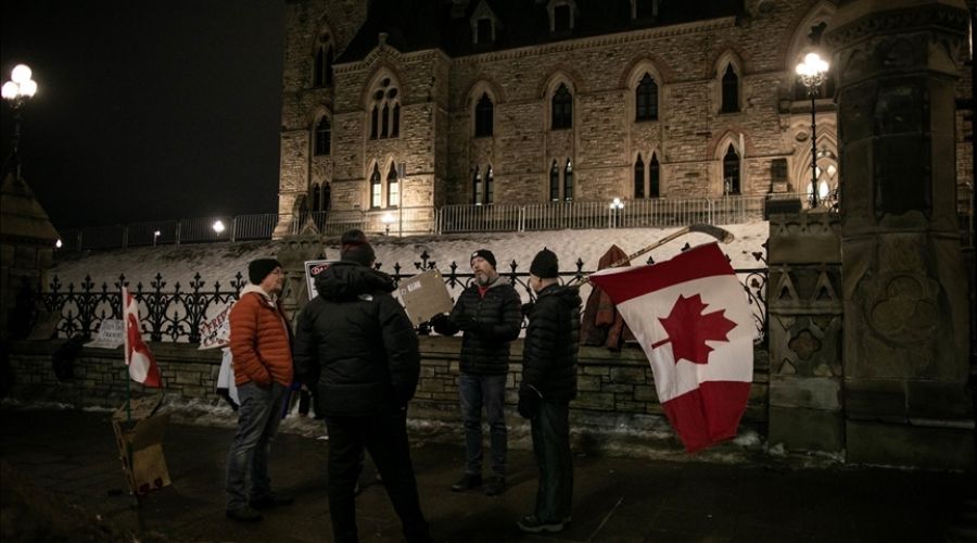 Kanada'da kamyoncular gzaltna alnyor