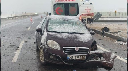 Kar yağışı kazaya neden oldu: 4 yaralı