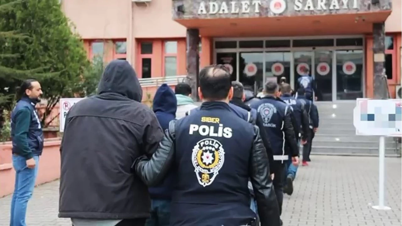 Karab�k'te 8 milyon TL'lik doland�r�c�l�k olay�nda 10 ki�i tutukland�