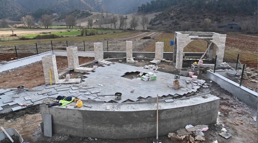 Karacaoğlan’ın mezarı restore ediliyor