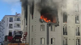 Kars'ta bir binada meydana gelen patlamada 3 kişi yaralandı