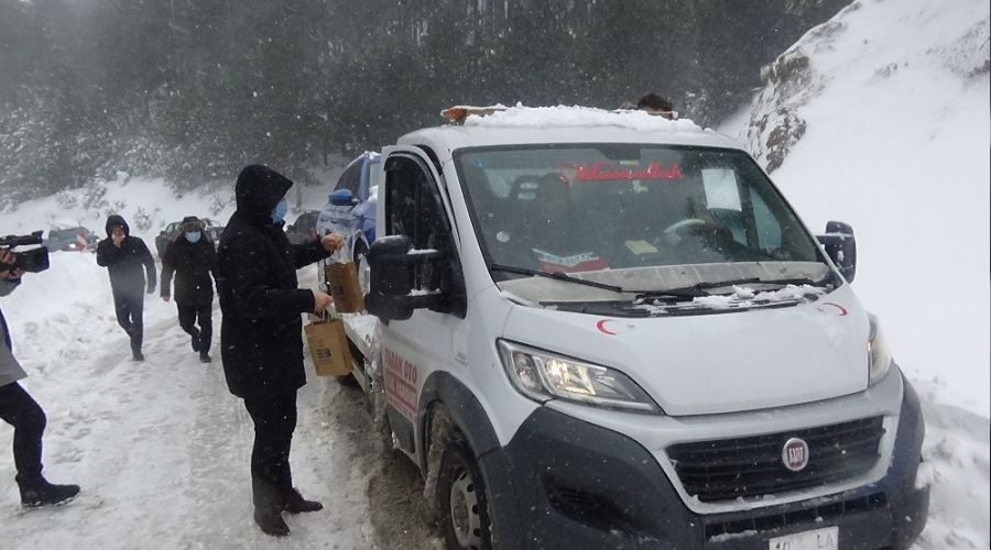 Kazdalar'nda mahsur kalan 30 kiiye ulald