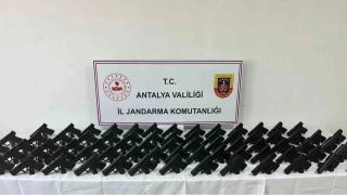 Kepez'de 72 tabanca ele geçirildi
