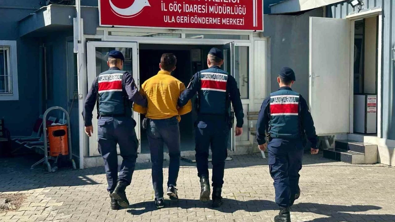 K�rm�z� b�ltenle aran�yordu, Fethiye'de yakaland�