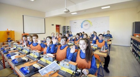 Koç Holding'ten gençlere teknolojik eğitim