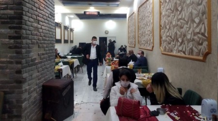 Konya'da ruhsatsız gazinolara baskın