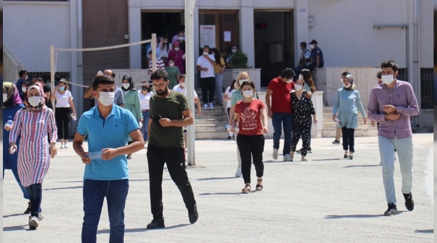 KPSS'ye giren öğrenciler zorlandı