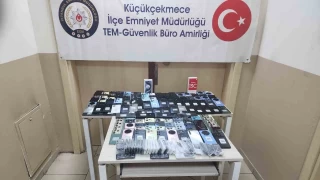 Küçükçekmece'de 385 adet kaçak cep telefonu ele geçirildi