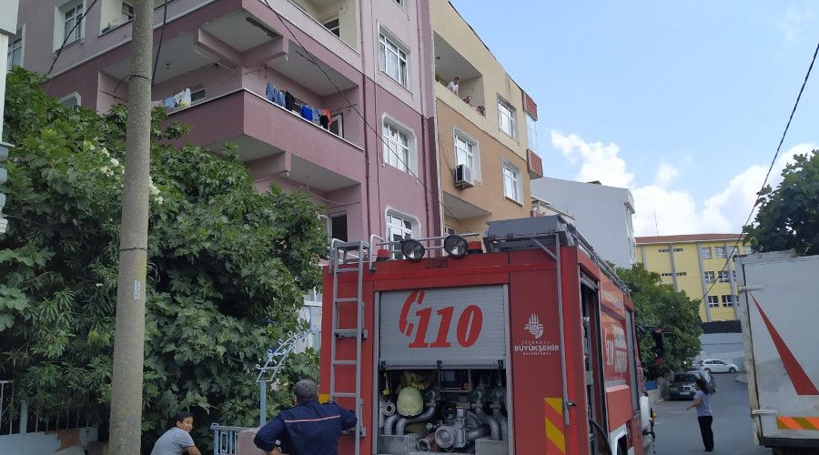 K���k�ekmece'de buzdolab� patlad�, son anda kurtuldular