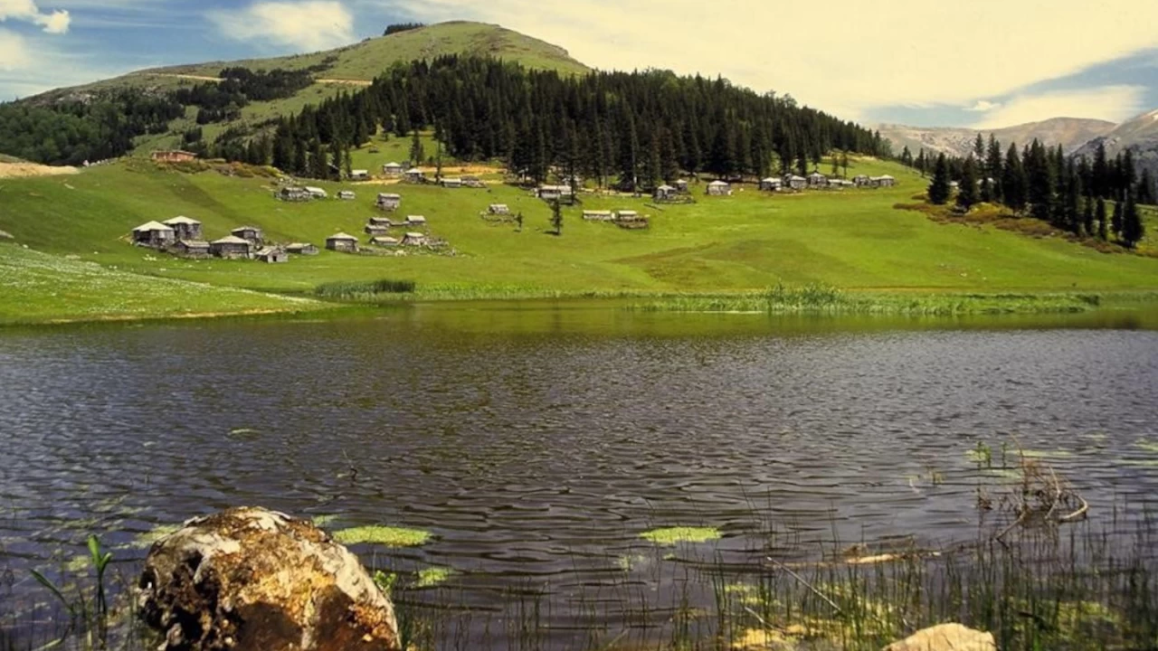 Kuruyan Gölyanı Obası'na su bağlandı