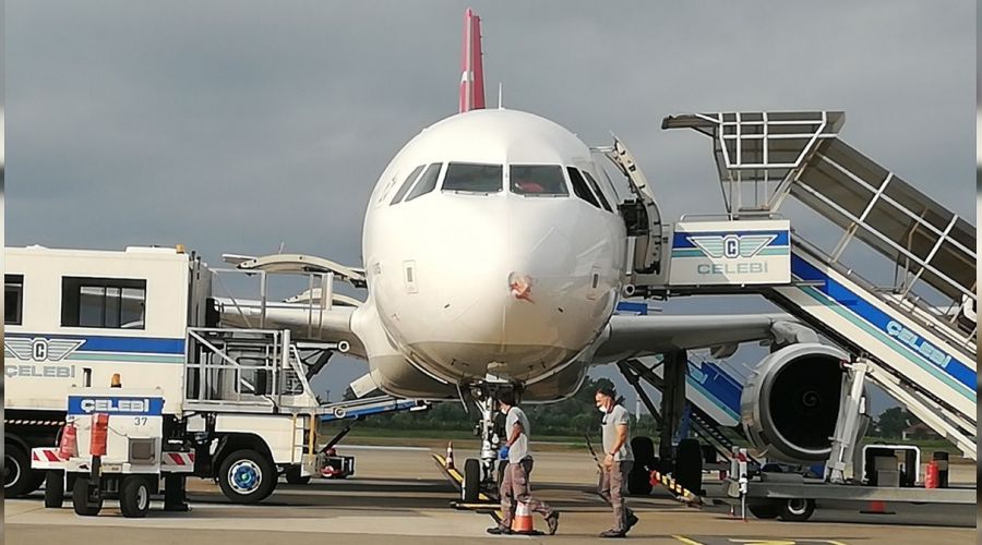  Ku�a �arpan Anadolu Jet u�a��n�n burnu ezildi