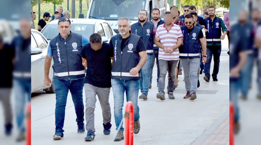 Laf atma kavgasında kan aktı