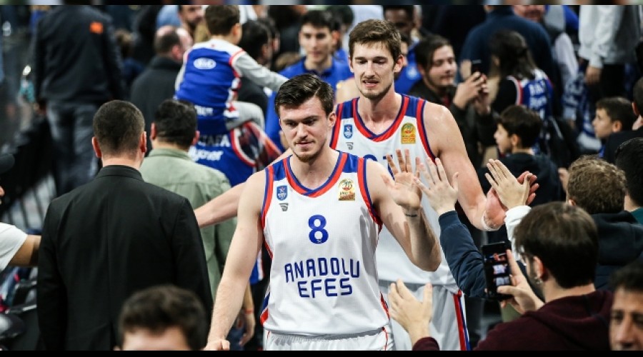 Lider Efes'in rakibi Zalgiris