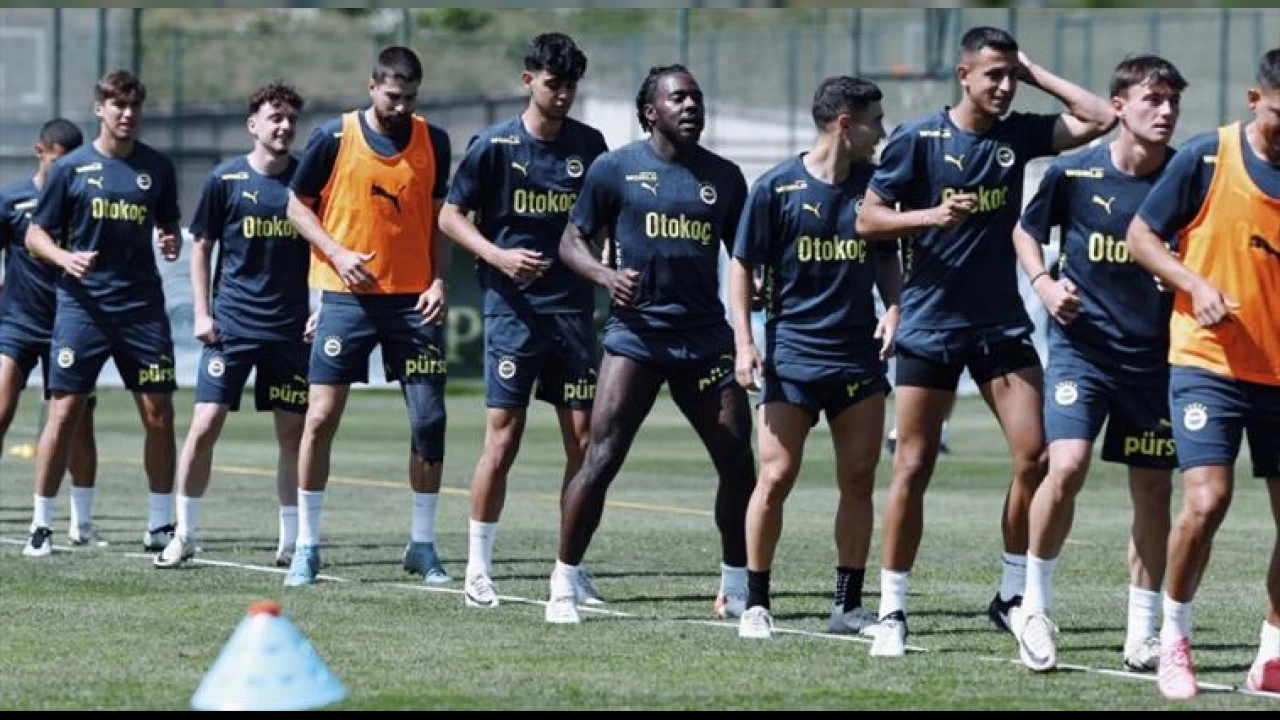Livakovic ve Szymanski takıma katıldı