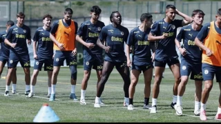 Livakovic ve Szymanski takıma katıldı