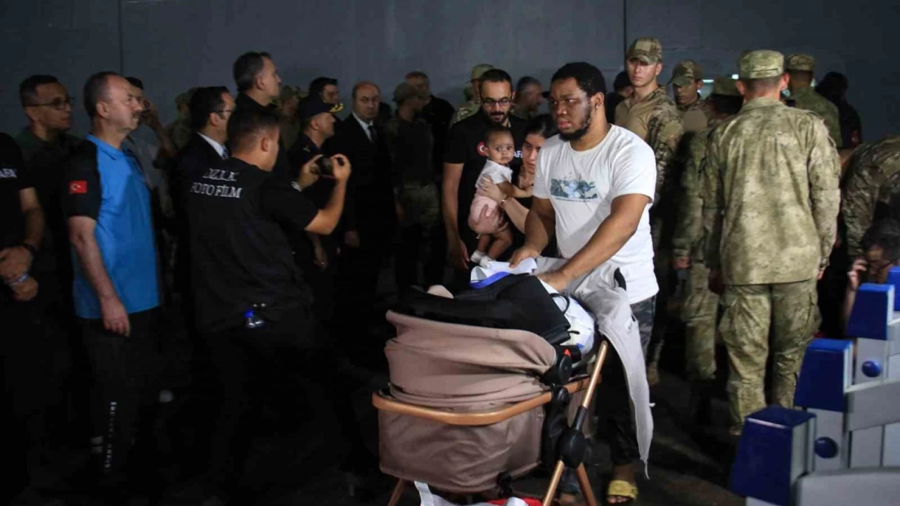 Lübnan'dan gelen ikinci gemideki yolcuların tahliyesi de tamamlandı