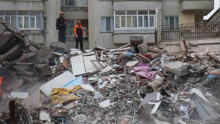 Malatya'da iki noktada arama kurtarma devam ediyor