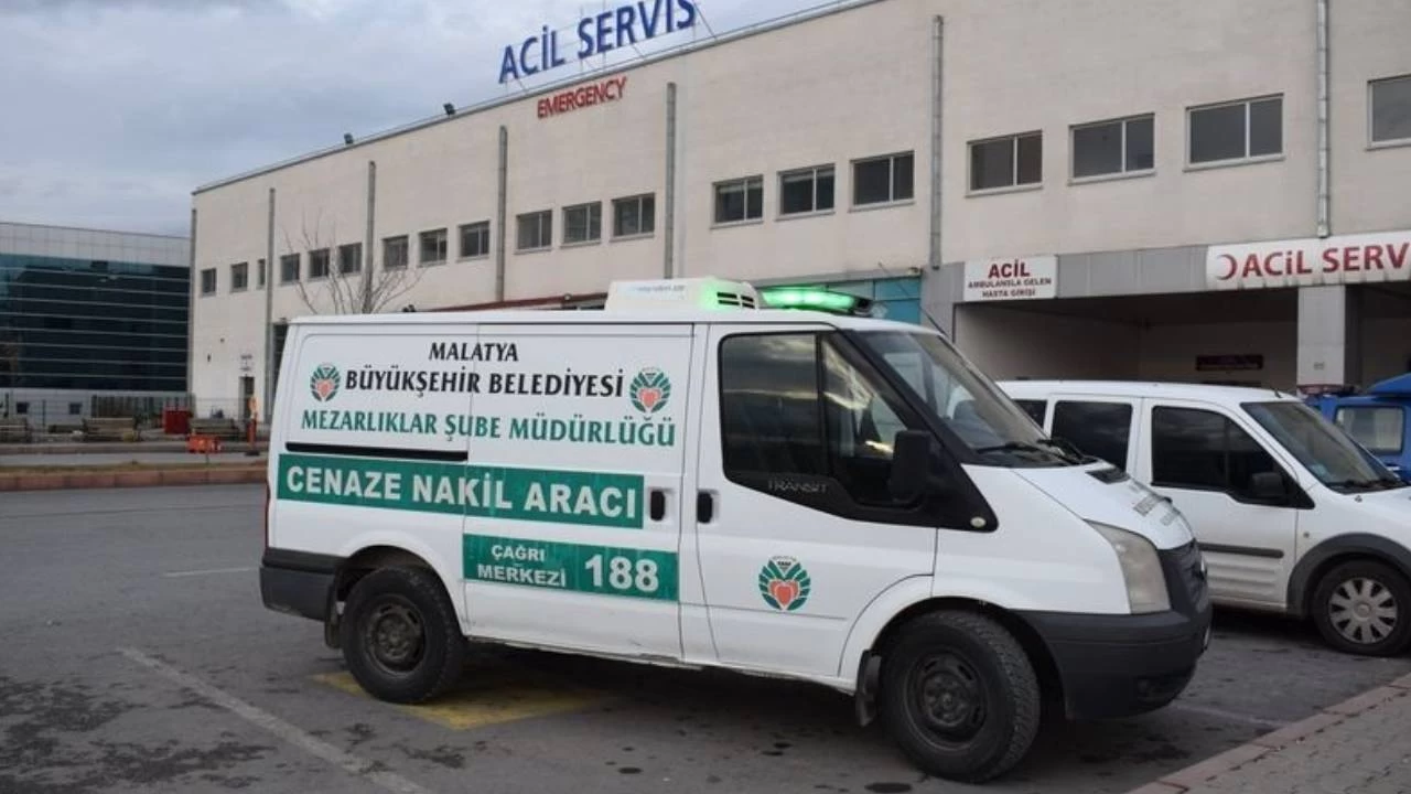 Malatya'da inşaattan düşen işçi öldü