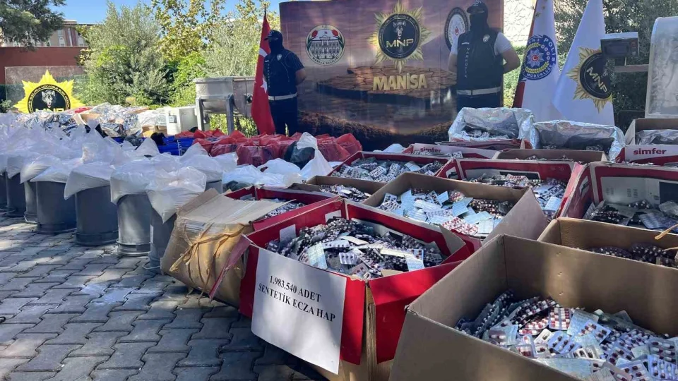 Manisa'da tarihi uyuşturucu operasyonu